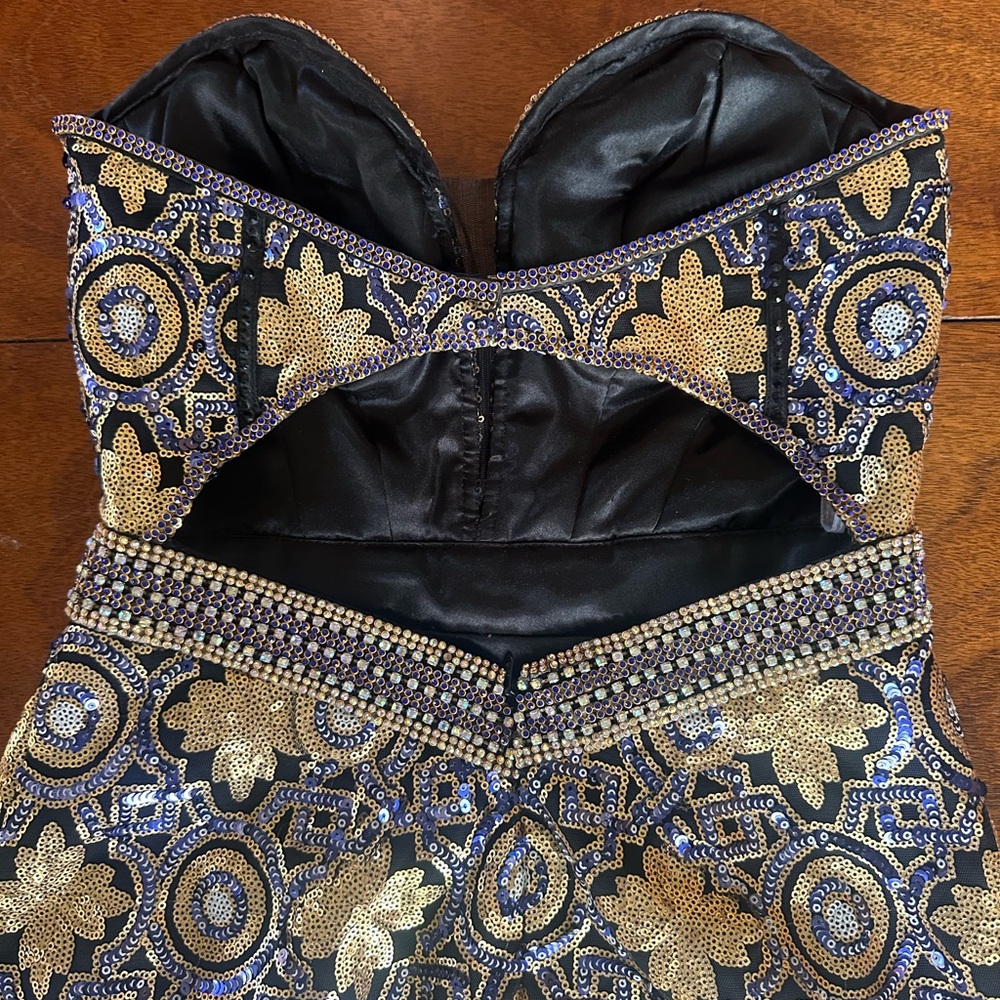 Ellie Wilde Gold & Black Sequin Cutout Strapless Prom Dress Size 2 Homecoming - Picture 9 of 16